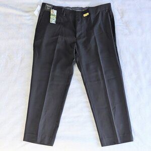 Haggar Clothing Mens Premium Classic Fit Stretch Dress Pant (Black, 40W X 32L)